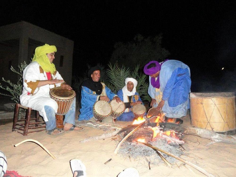 Les Pyramides Hotel Merzouga Exteriör bild