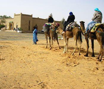 Les Pyramides Hotel Merzouga Exteriör bild
