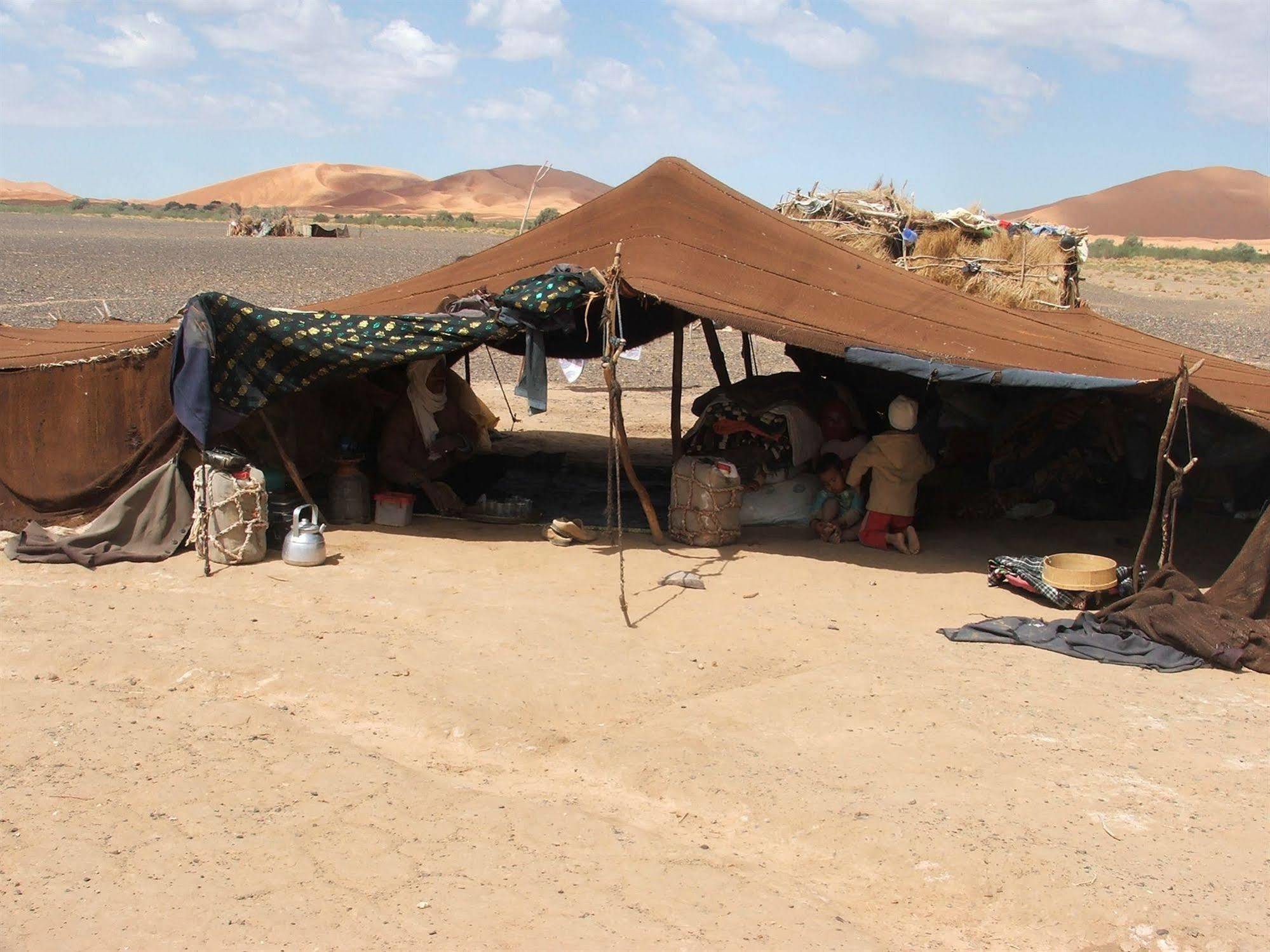 Les Pyramides Hotel Merzouga Exteriör bild
